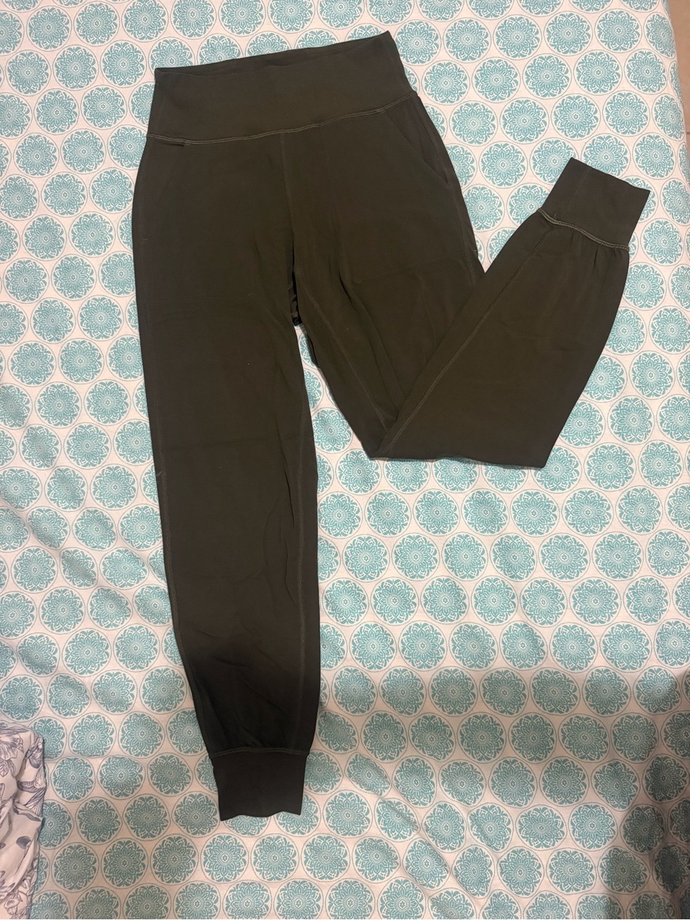 lululemon athletica Dark Olive High-Rise Cuffed Leggings